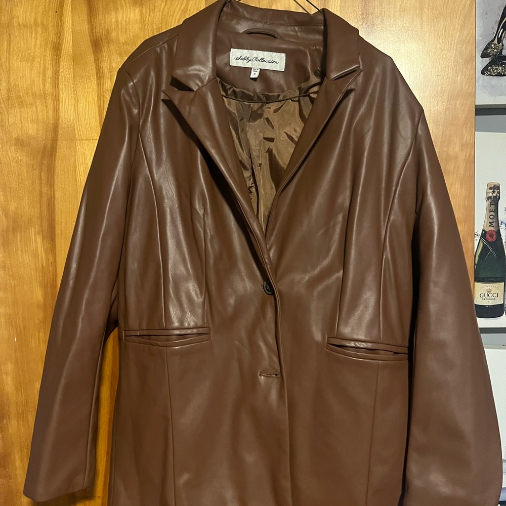 Chic Women's Brown Leather Jacket
